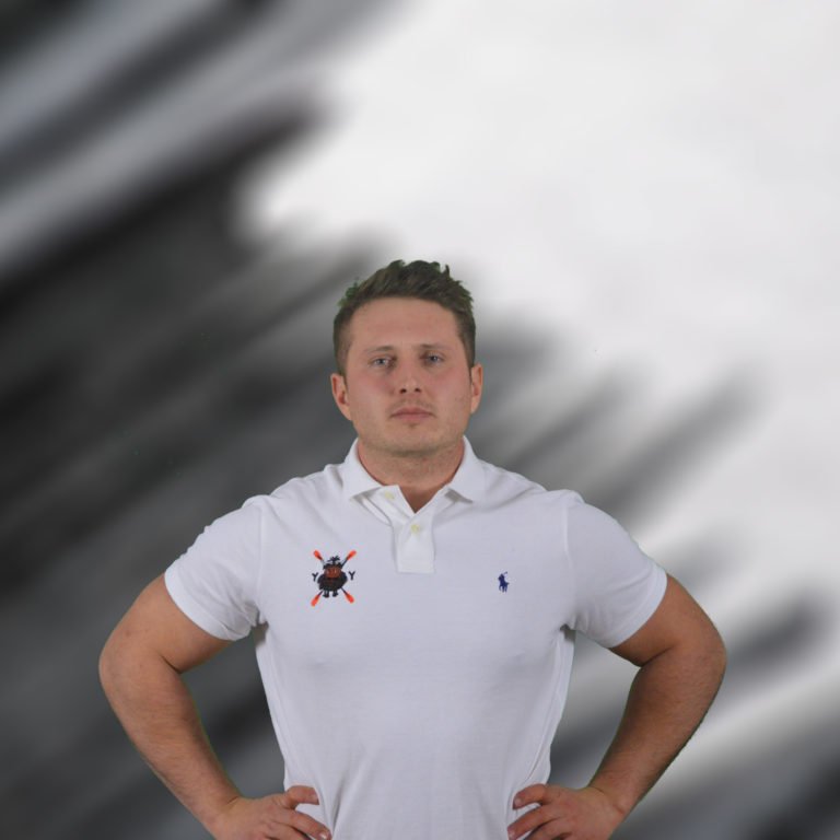 Strutt - hands on hips 2